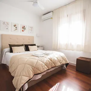 https://apartamento-paseo-de-la-rivera.es-andalucia.com