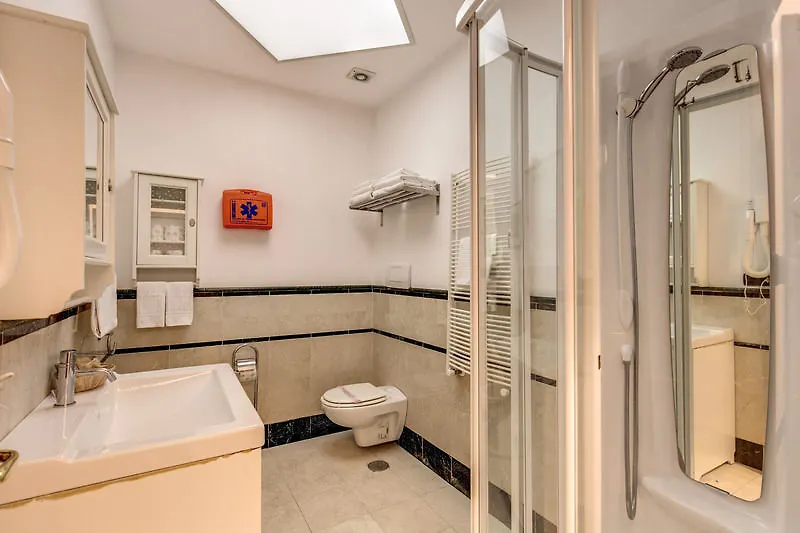 Apollo Apartments Colosseo Рим Италия