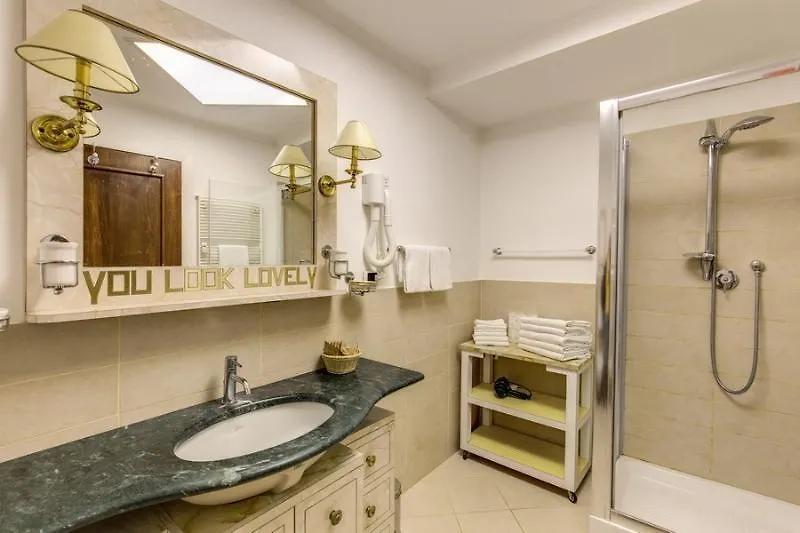 Apollo Apartments Colosseo Рим