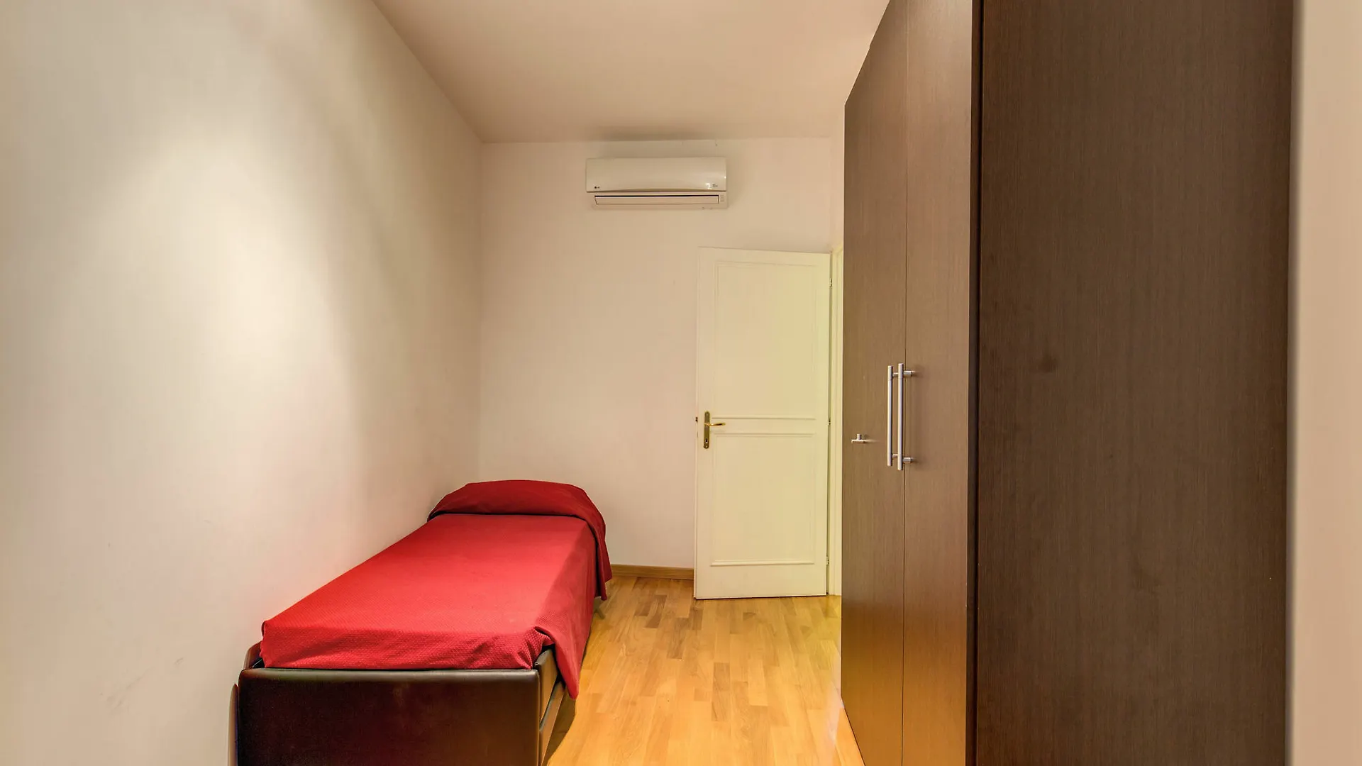 Apollo Apartments Colosseo Рим 0*,  Италия