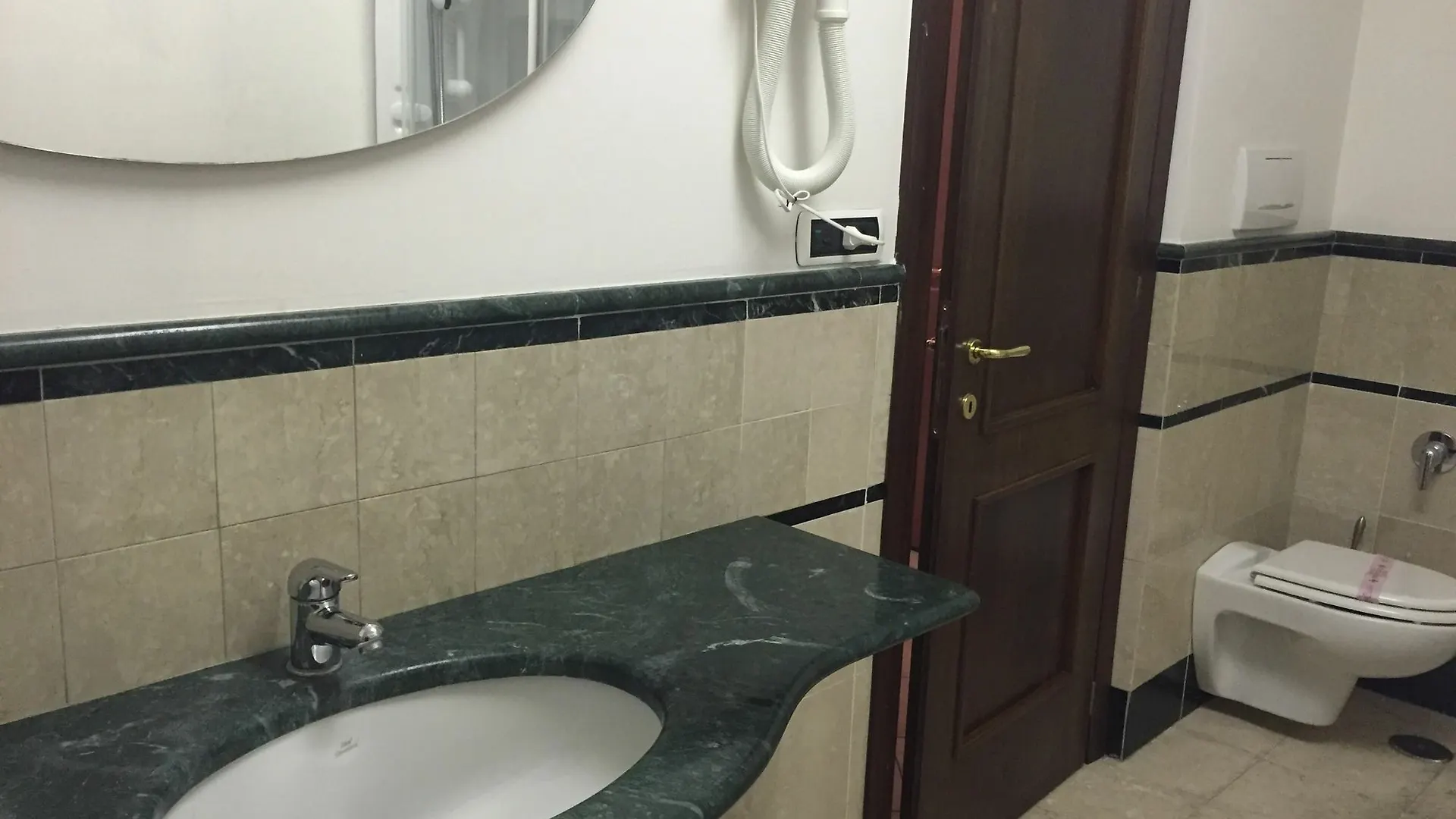 Apollo Apartments Colosseo Рим